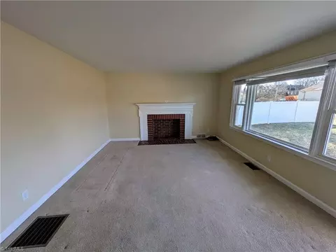 Living - 220 King St W, King, NC 27021 photo 2 of 3