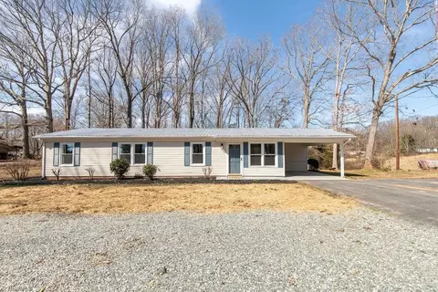 4011 Old Courthouse Rd, Sophia, NC 27350