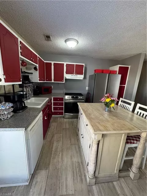 Kitchen - 303 Crestview Dr, King, NC 27021 photo 4 of 8