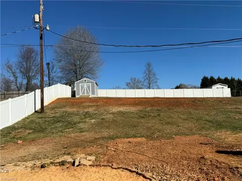 Exterior - 303 Crestview Dr, King, NC 27021 photo 6 of 13