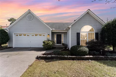 3704 Woodpark Dr, Jamestown, NC 27282