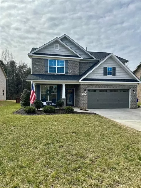 4605 Olivine Ln, Pfafftown, NC 27040