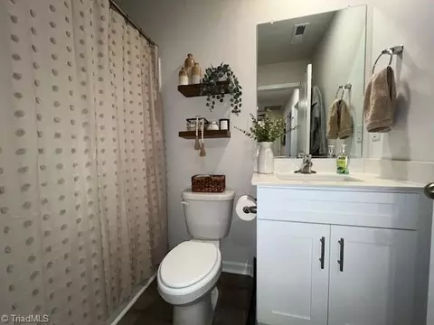 Bath - 5680 Carrington Ct, Trinity, NC 27370 photo 5 of 5