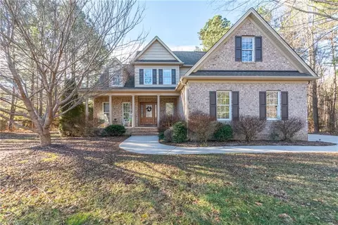 400 Creek Mill Ct, Greensboro, NC 27406