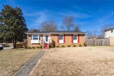 816 Daleview Pl, Greensboro, NC 27406