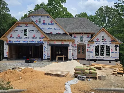 2844 Saint Giles Ct, High Point, NC 27262