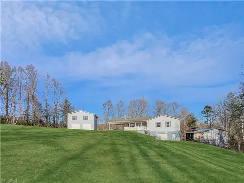 292 Rocky Top Ln, Hays, NC 28635