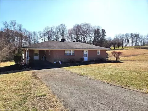 5921 Friendship Circle Rd, East Bend, NC 27018