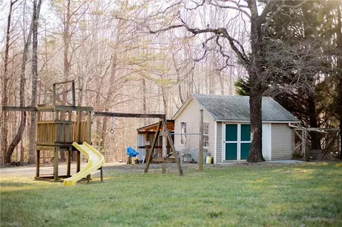 141 Turney Rd, Lowgap, NC 27024 photo 33