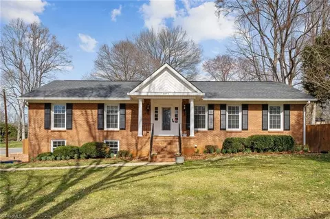 2895 Farmbrook Rd, Winston Salem, NC 27103