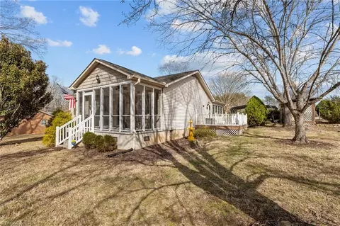 412 Oak St, Madison, NC 27025