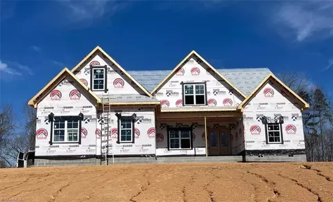 986 Medinah Dr, Winston Salem, NC 27107