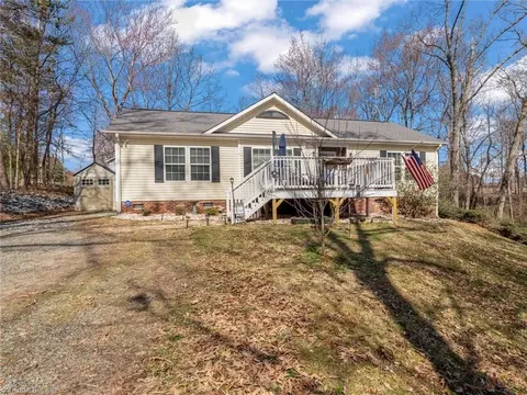 210 Kirk Ln, East Bend, NC 27018