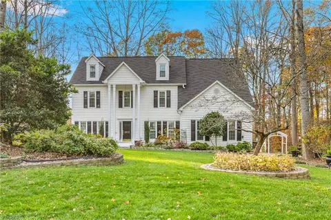 5613 Faye Dr, Greensboro, NC 27410