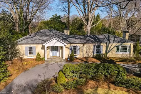 2927 Country Club Rd, Winston Salem, NC 27104