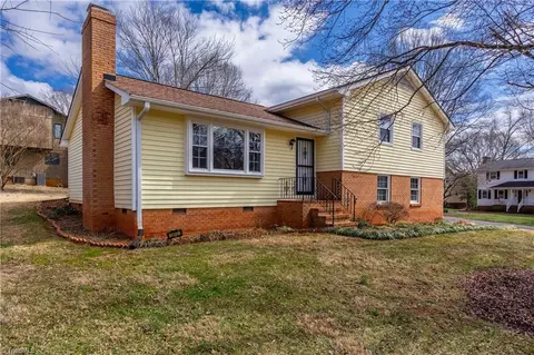 347 Merrimont Dr, Winston Salem, NC 27106