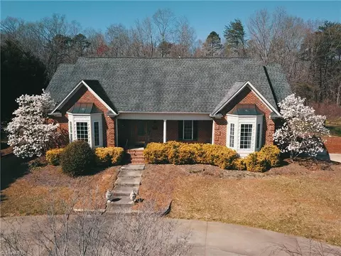 372 Riverwood Dr, Lewisville, NC 27023
