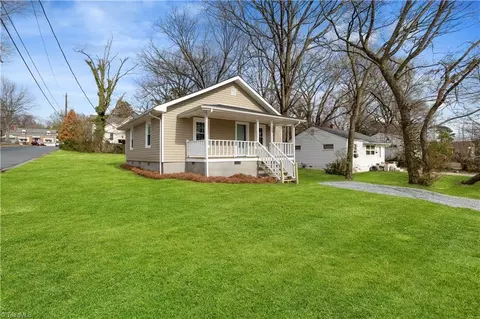 1501 Plymouth St, Greensboro, NC 27406