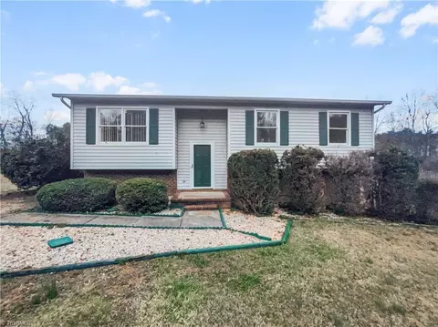 4500 Crews Ln, Walkertown, NC 27051