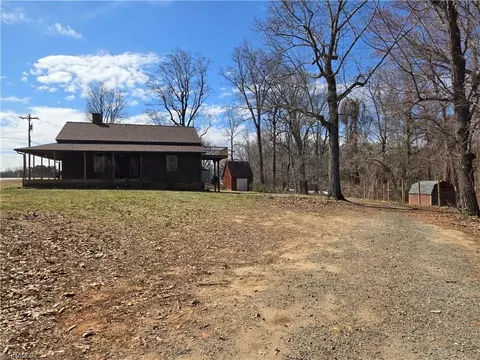 1077 Flat Shoals Rd, King, NC 27021 photo 38