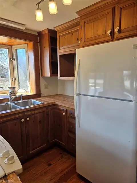 1077 Flat Shoals Rd, King, NC 27021 photo 14