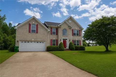 113 Oakmont Ct, King, NC 27021