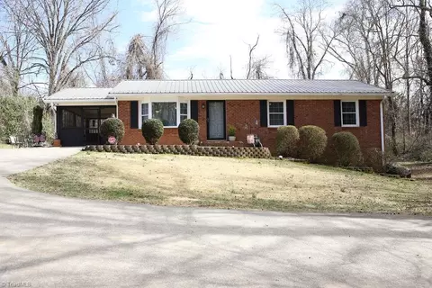 487 Garland Dr, Lexington, NC 27295