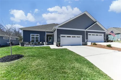 3447 Willowcrest St, High Point, NC 27265 photo 2