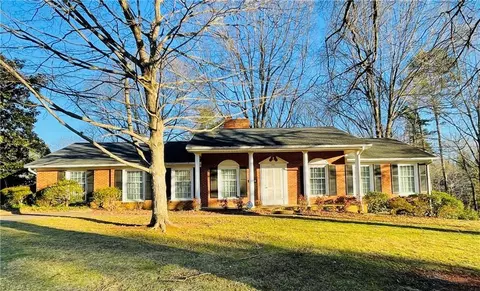 301 Lakewood Dr, Lexington, NC 27292