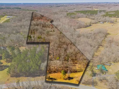 6645 Lake Brandt Rd, Summerfield, NC 27358