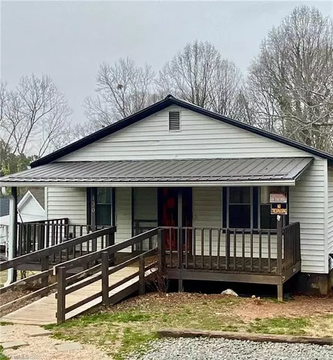 130 Mountain View Rd, Elkin, NC 28621