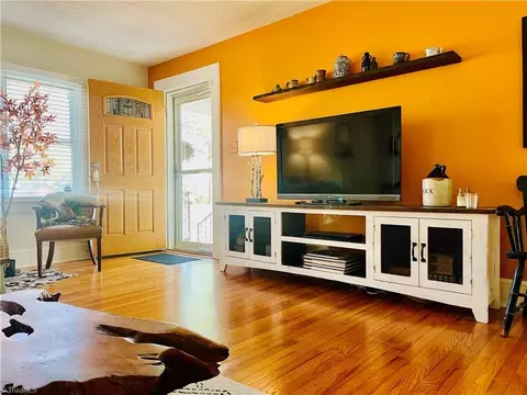205 Avondale Dr, Lexington, NC 27295