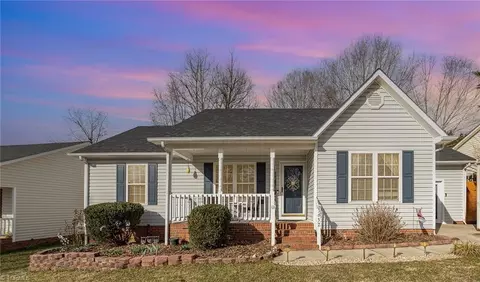 3632 Southpark Dr, High Point, NC 27263