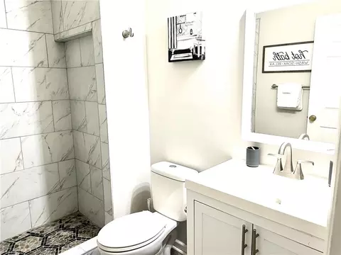 Bath - 1327 Bailey Cir, High Point, NC 27262 photo 2 of 4