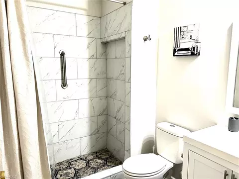 Bath - 1327 Bailey Cir, High Point, NC 27262 photo 1 of 4