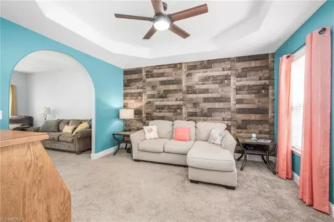 701 Barrocliff Rd, Clemmons, NC 27012