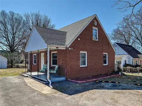 1122 Charles St, Winston Salem, NC 27107