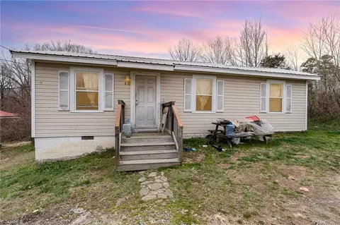 5467 Uwharrie Rd, Archdale, NC 27263