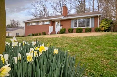 1266 Pinebluff Rd, Winston Salem, NC 27103