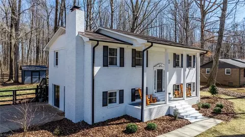 145 Timberlane Dr, Lexington, NC 27295