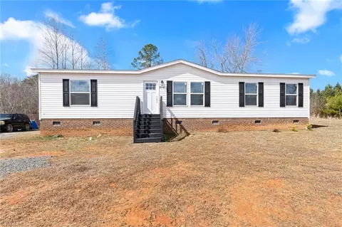 4264 Zoo Pkwy, Asheboro, NC 27205