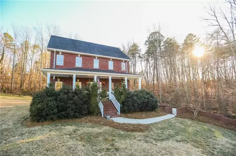 219 Downy Brook Ln, Pinnacle, NC 27043
