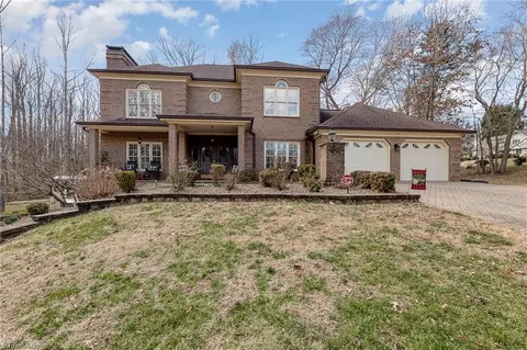 5012 Roxbury Ln, Kernersville, NC 27284