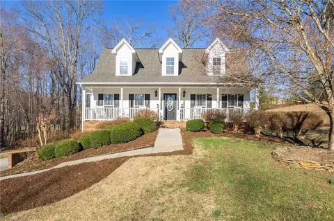 605 Trotters Ridge Ln, Kernersville, NC 27284