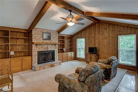 228 Brambleton Ct, Winston Salem, NC 27106