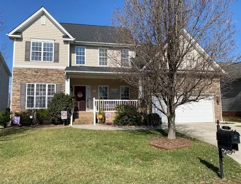 596 Pimlico Cir, Whitsett, NC 27377