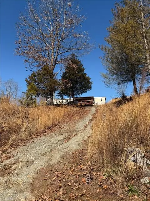 6068 Lanier Hill Rd, Denton, NC 27239