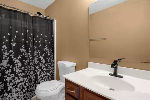 Bath - 649 Shellbark Dr, Concord, NC 28025 photo 3 of 3