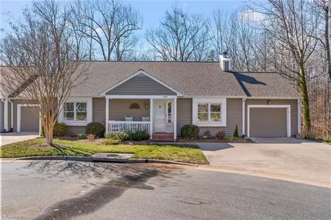 605 Huntington Dr, High Point, NC 27262