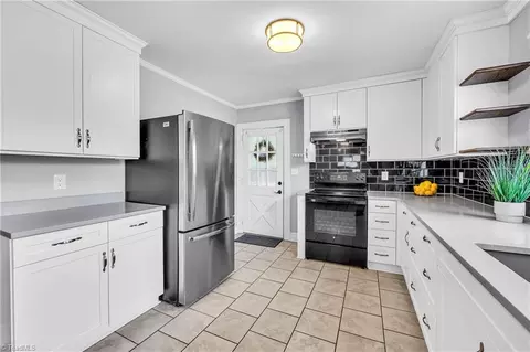 Kitchen - 307 Cedar St, Eden, NC 27288 photo 2 of 4
